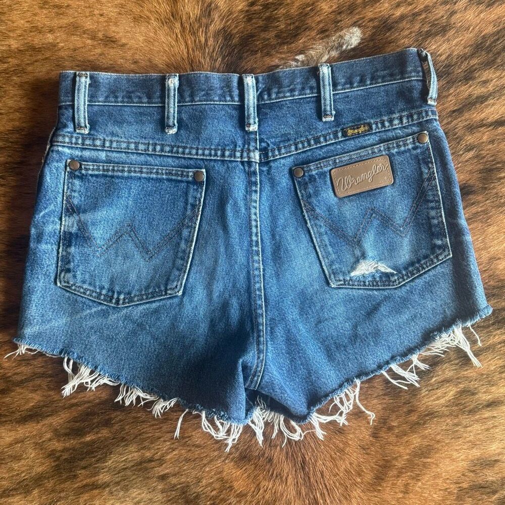 Vintage Wrangler High Waisted Cut Off Denim Shorts Size 31 - Picture 2 of 5